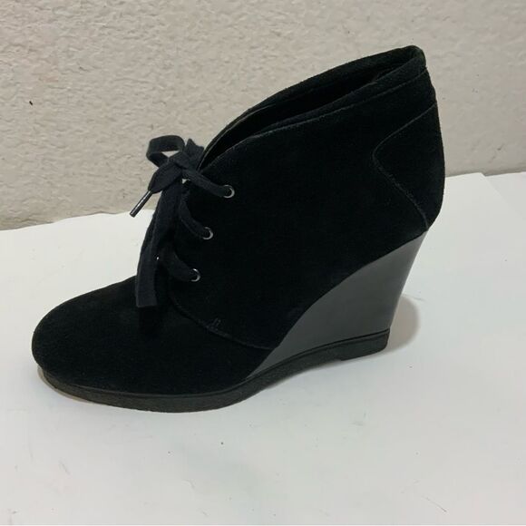 Tesori Black Wedge Marissa Bootie Suede Non Slip Rubber Sole Lace Up Boot Sz 8.5 - Picture 2 of 10